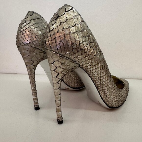 TOM FORD Classic Python Pump - Picture 3 of 9